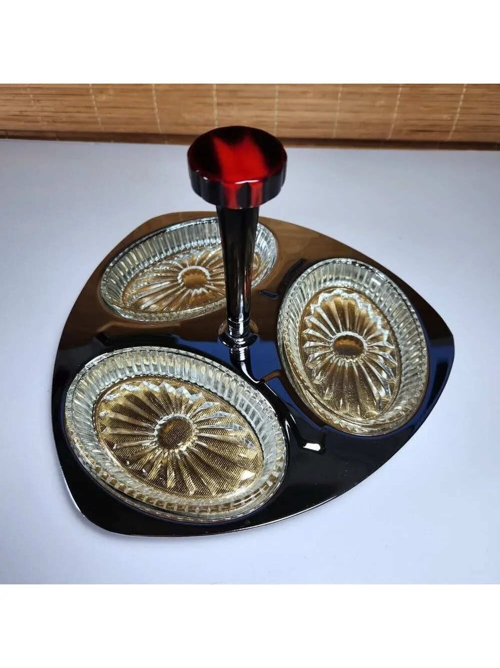 Glo-Hill Gourmates Relish Serving Tray Red Bakelite Handle Gold Colour Inserts - Picture 11 of 11